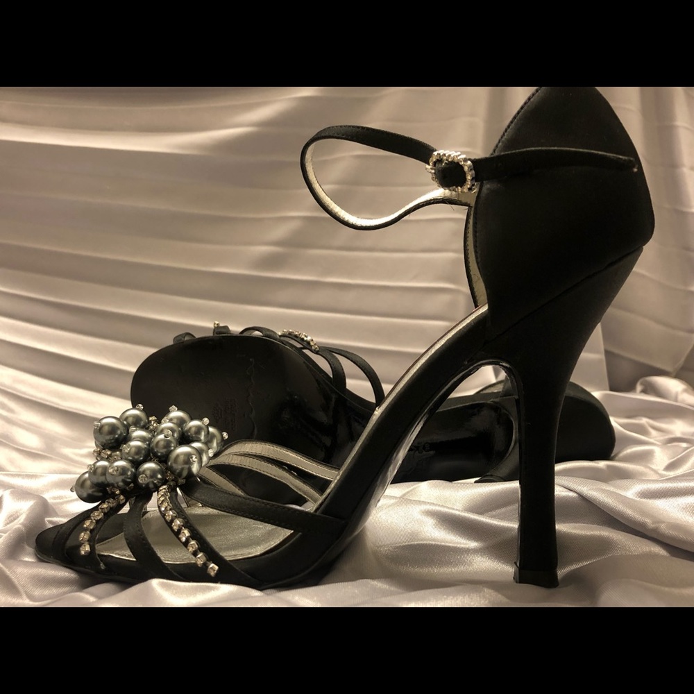 NINA NEW YORK Black Heels size 8M
